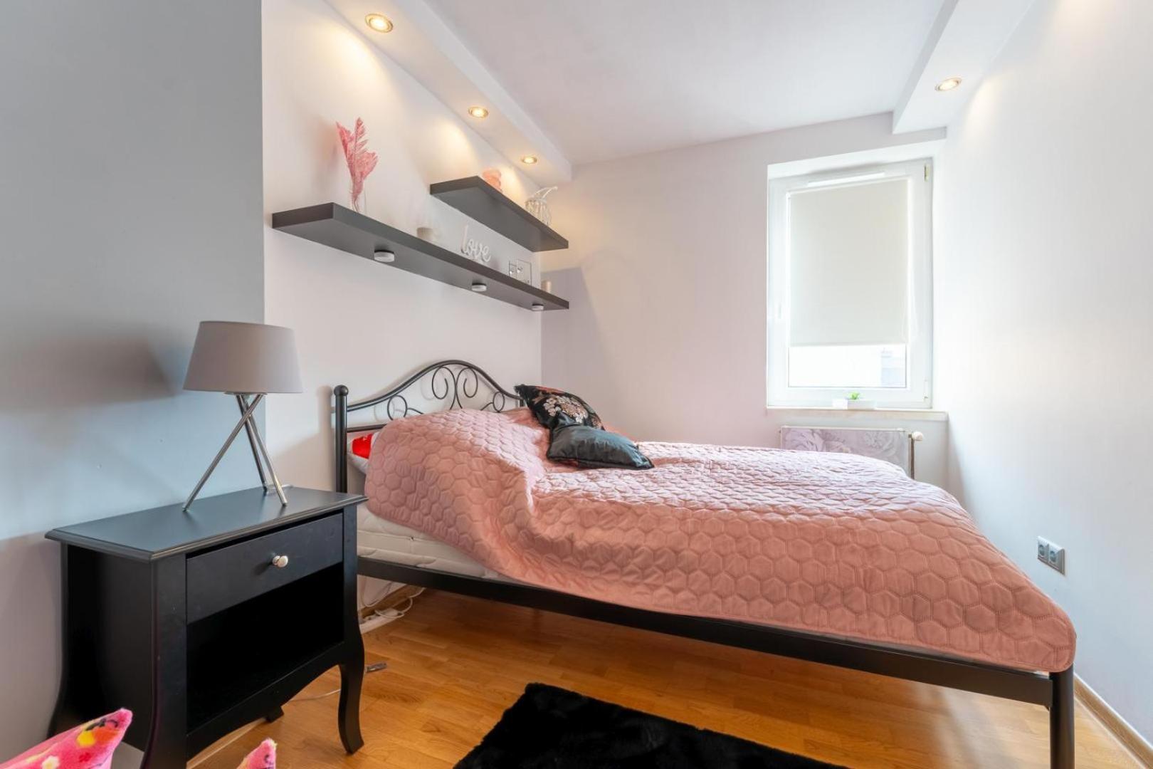 Apartament Ratuszlove - 2 Osobne Sypialnie, Z Widokiem Na Ratusz - By Spaceapart Єленя-Ґура Екстер'єр фото