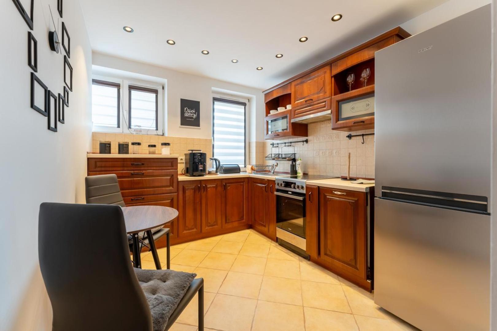 Apartament Ratuszlove - 2 Osobne Sypialnie, Z Widokiem Na Ratusz - By Spaceapart Єленя-Ґура Екстер'єр фото