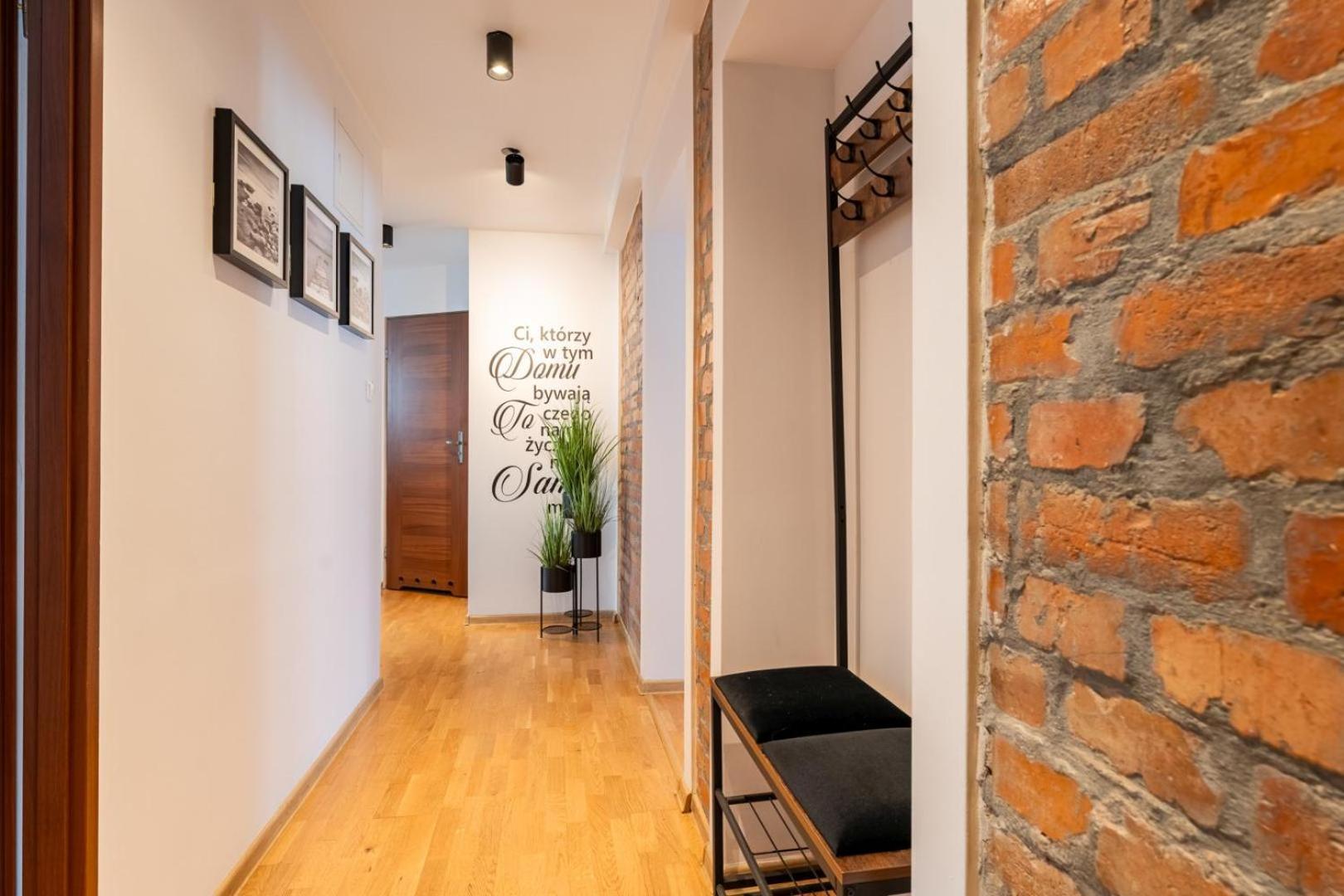 Apartament Ratuszlove - 2 Osobne Sypialnie, Z Widokiem Na Ratusz - By Spaceapart Єленя-Ґура Екстер'єр фото